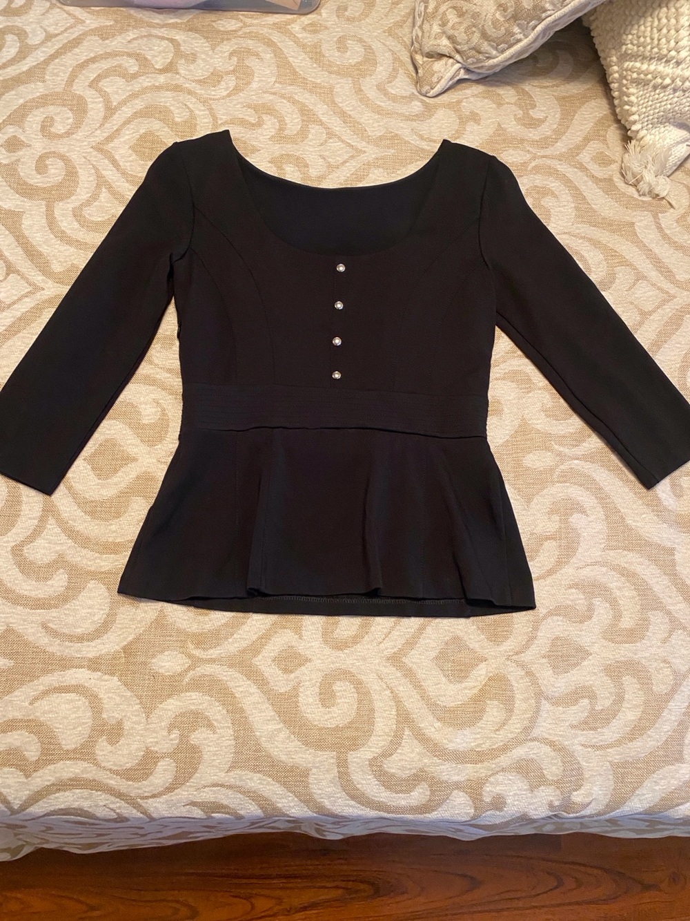 White House Black Market Black Peplum Knit Top Button Back Size 0 - Picture 11 of 11